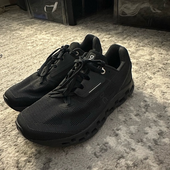 Black ON Cloud swift sneakers, only worn twice - Picture 3 of 5